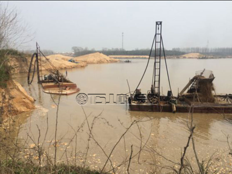 無節(jié)制開采河沙，河堤受損嚴(yán)重