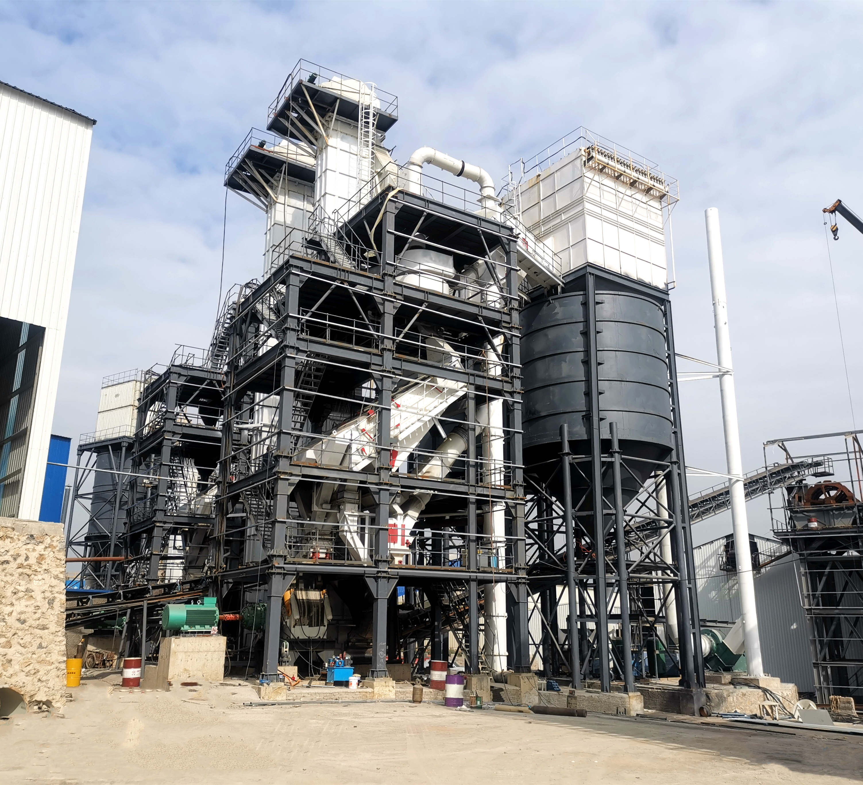 唐山金路干法制砂樓，助力高品質(zhì)機制砂生產(chǎn)