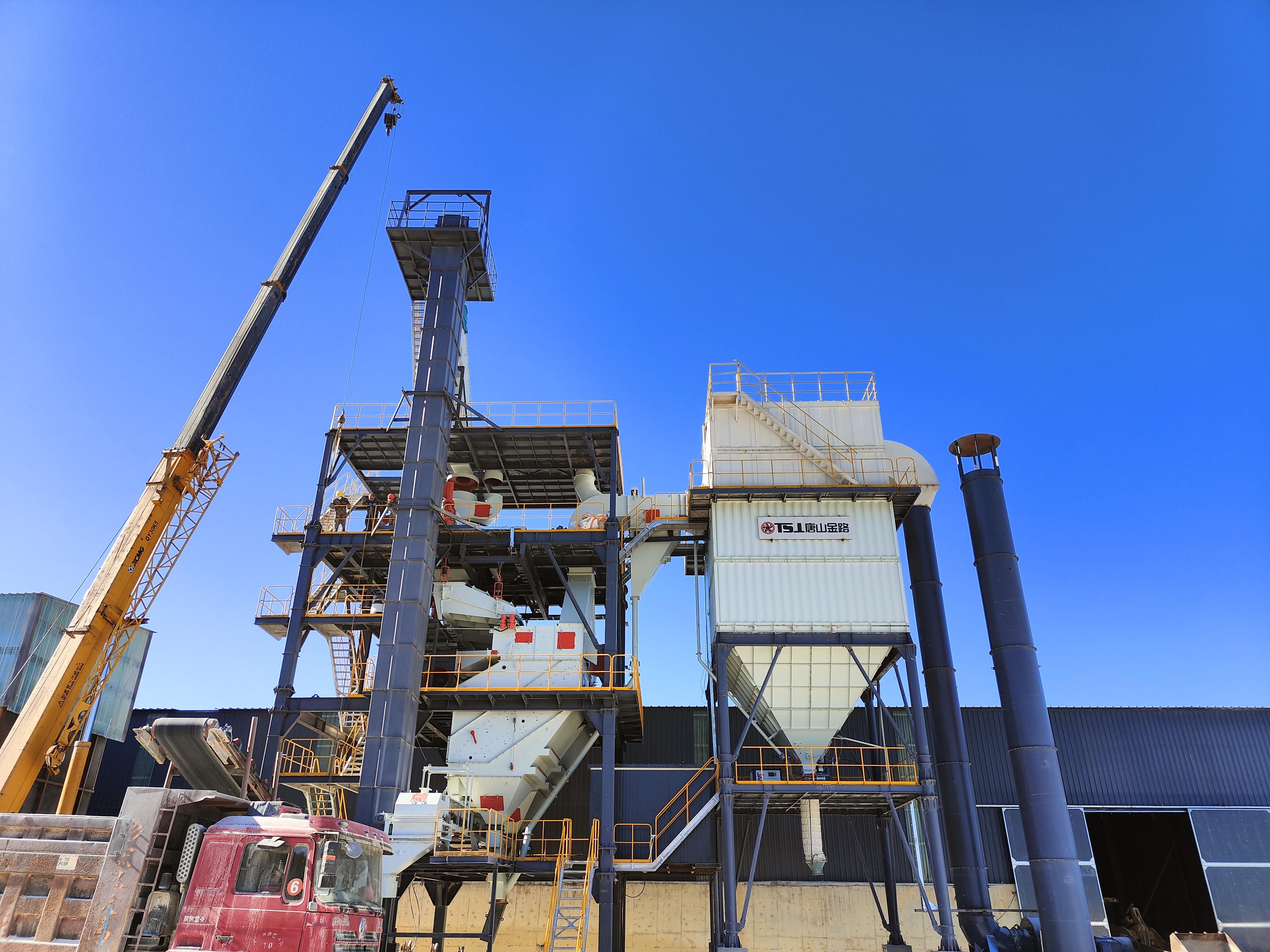 告別粉塵污水！干法制砂樓引領(lǐng)行業(yè)綠色轉(zhuǎn)型